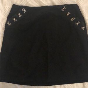 Black skirt with edgy pockets